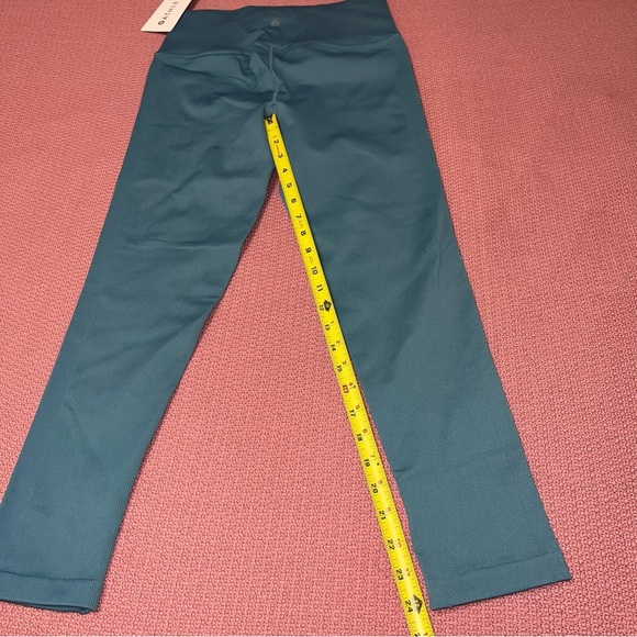Athleta Aurora Seamless Leggings size L - Picture 7 of 7